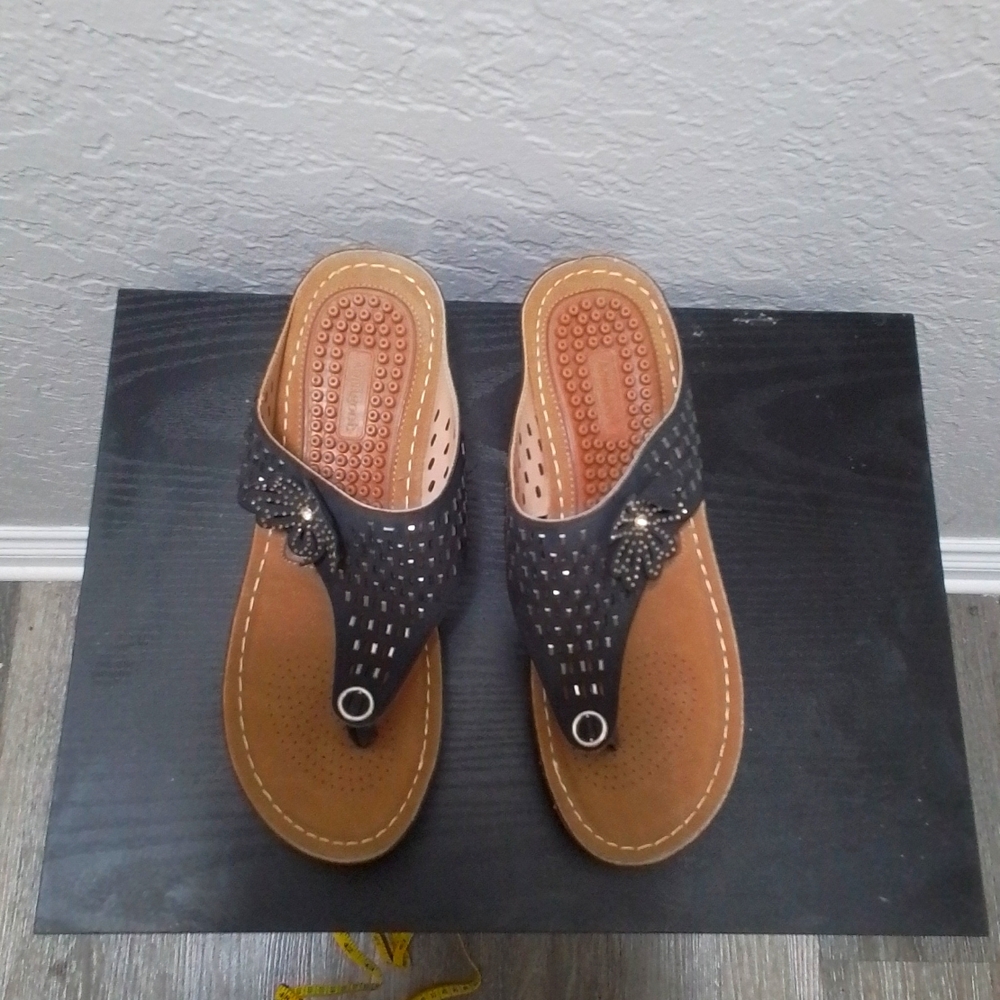 Open toe wedge sandals